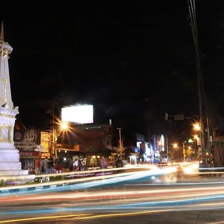 Oyo 90804 Oma Uti Homestay Syariah Yogyakarta Eksteriør billede