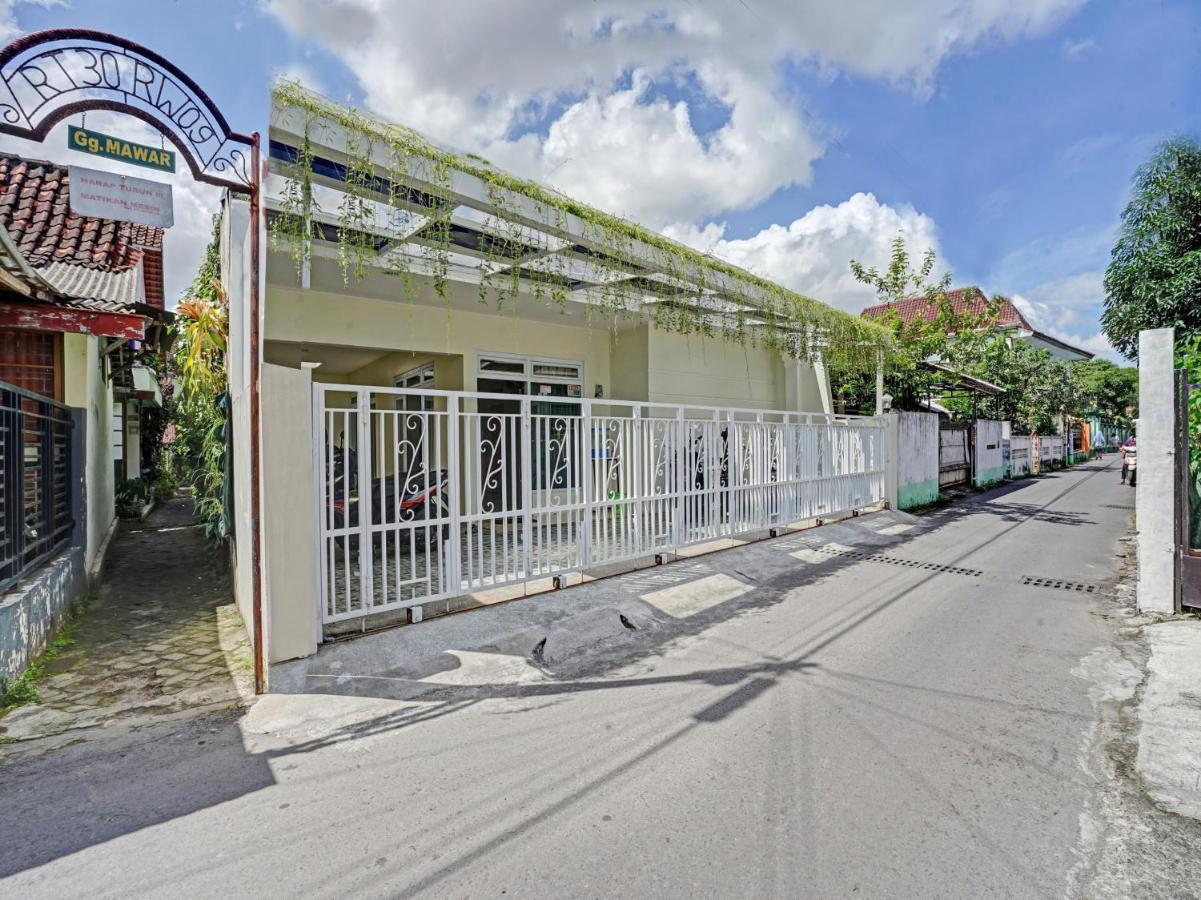 Oyo 90804 Oma Uti Homestay Syariah Yogyakarta Eksteriør billede