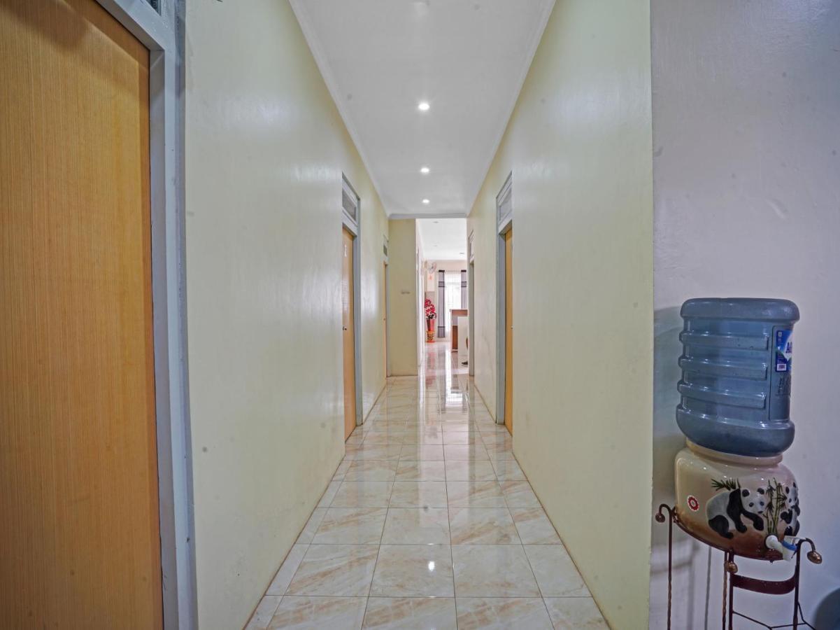 Oyo 90804 Oma Uti Homestay Syariah Yogyakarta Eksteriør billede