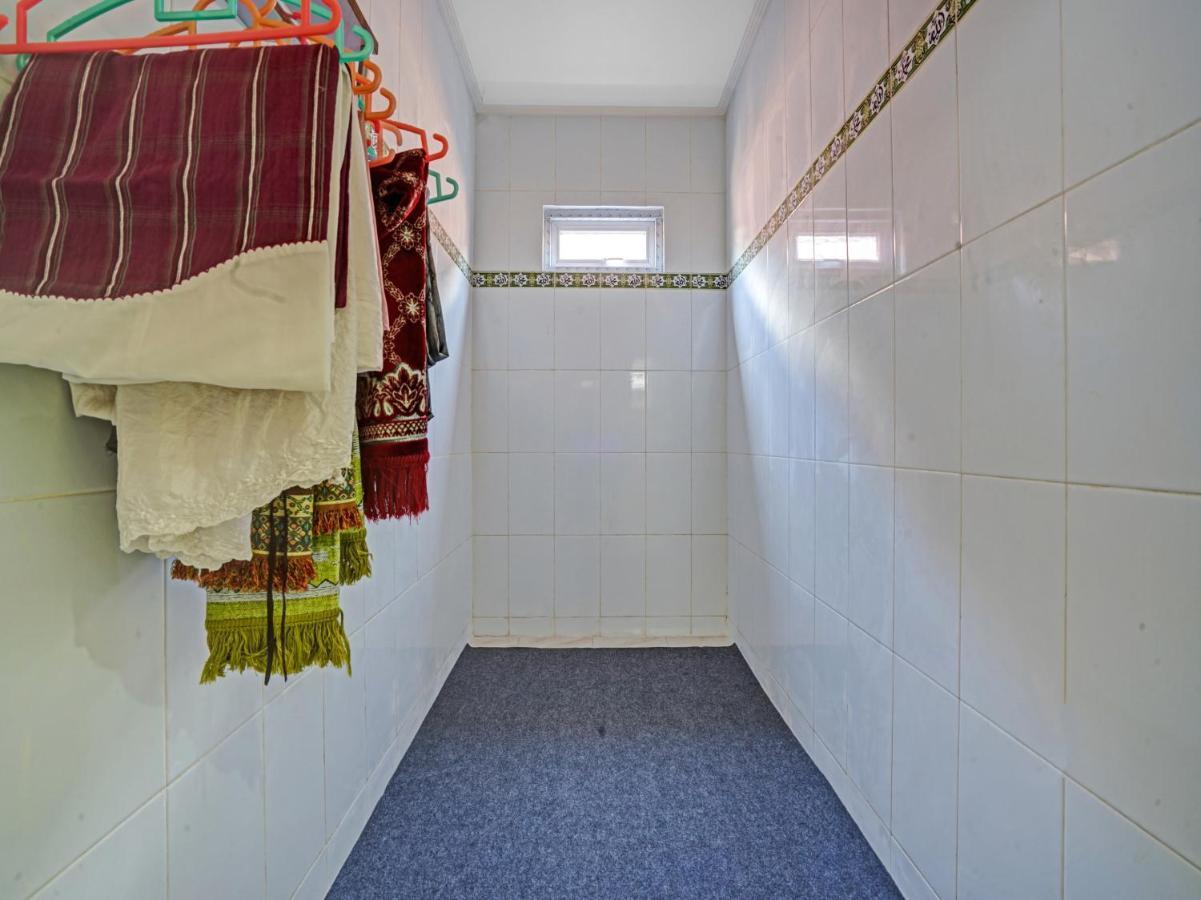 Oyo 90804 Oma Uti Homestay Syariah Yogyakarta Eksteriør billede