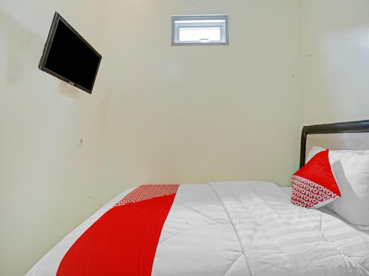 Oyo 90804 Oma Uti Homestay Syariah Yogyakarta Eksteriør billede