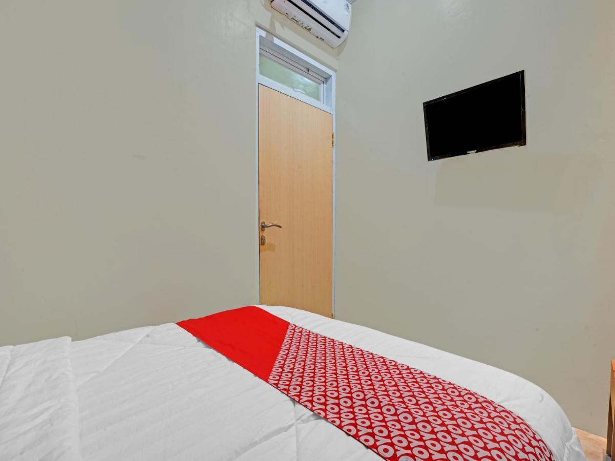 Oyo 90804 Oma Uti Homestay Syariah Yogyakarta Eksteriør billede