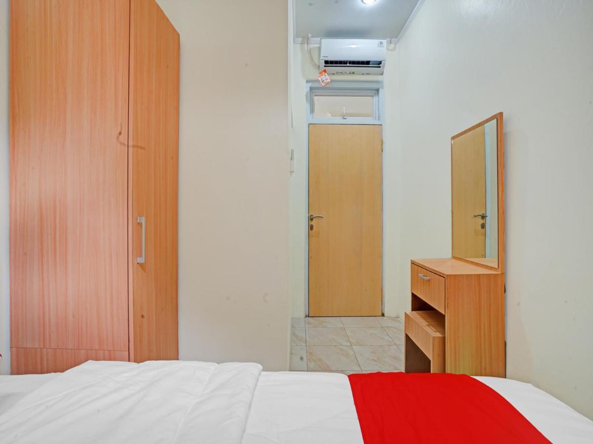 Oyo 90804 Oma Uti Homestay Syariah Yogyakarta Eksteriør billede