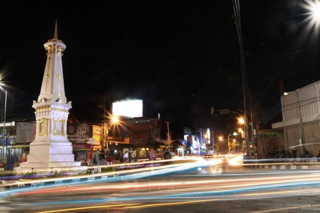 Oyo 90804 Oma Uti Homestay Syariah Yogyakarta Eksteriør billede